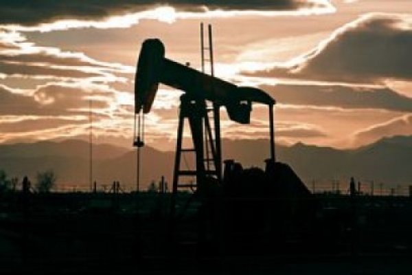 Rusia a atins un nou record la producţia petrolieră în 2012